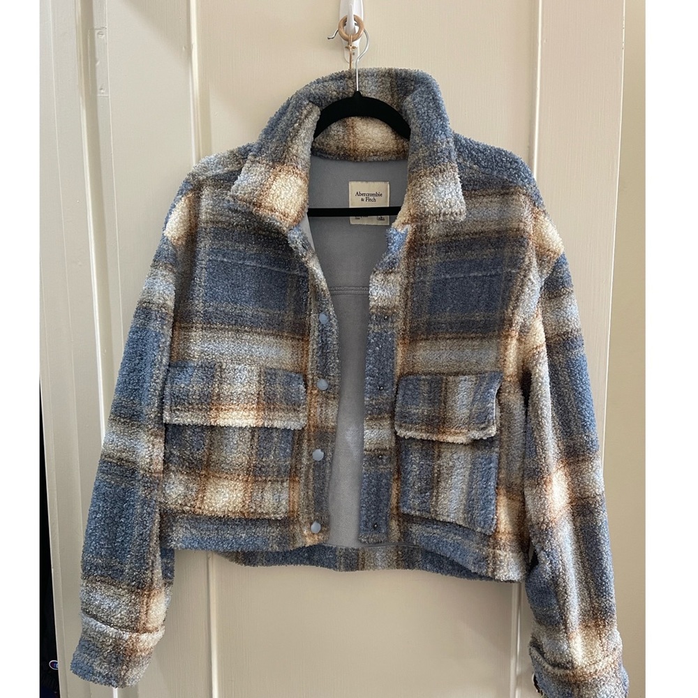 Abercrombie cropped Sherpa jacket